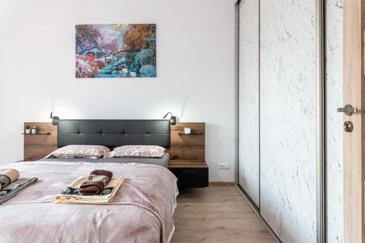 Apartwro - Apartament Przy Wyspie Slodowej, Garaz, Projektor, Rowery Lägenhet Wrocław Exteriör bild