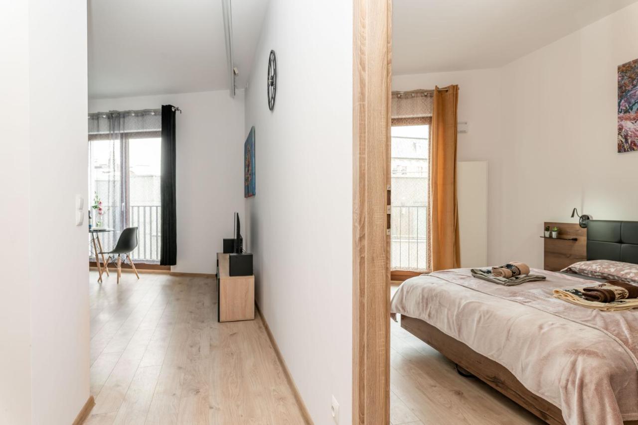 Apartwro - Apartament Przy Wyspie Slodowej, Garaz, Projektor, Rowery Lägenhet Wrocław Exteriör bild
